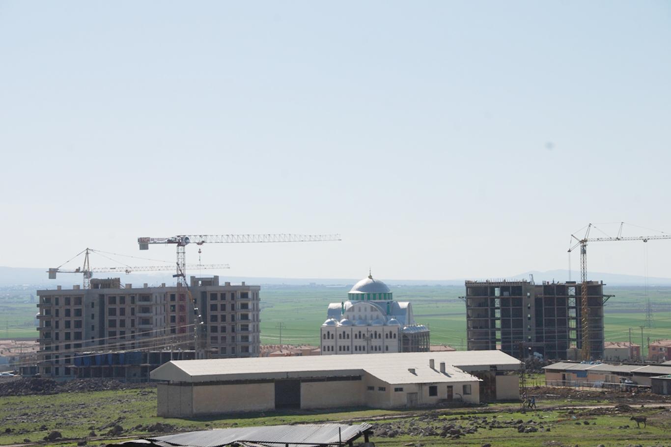 Sur mağdurları için yapılan konutların inşasında sona geliniyor Sur mağdurları için yapılan konutların inşasında sona geliniyor
